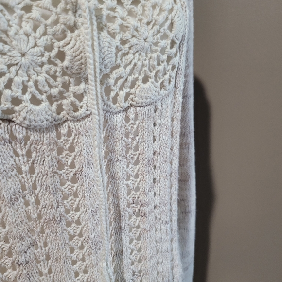 American Rags Size M Women's Long Sleeve Knit Sweater Tan Shark bite - Picture 3 of 10